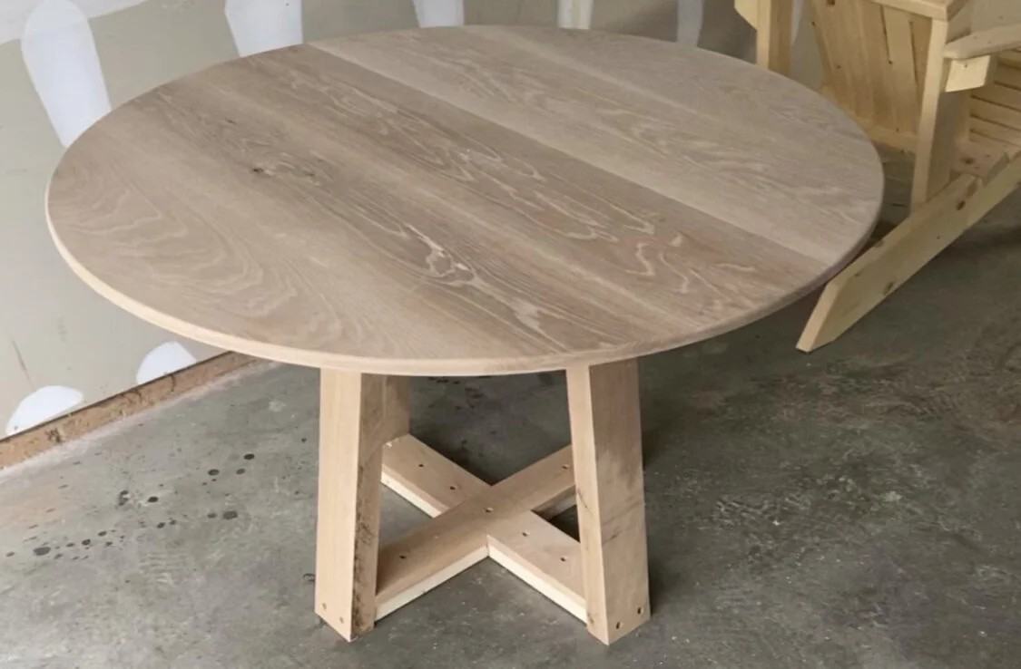 Round dining table, Ash top, cross-braced pedestal